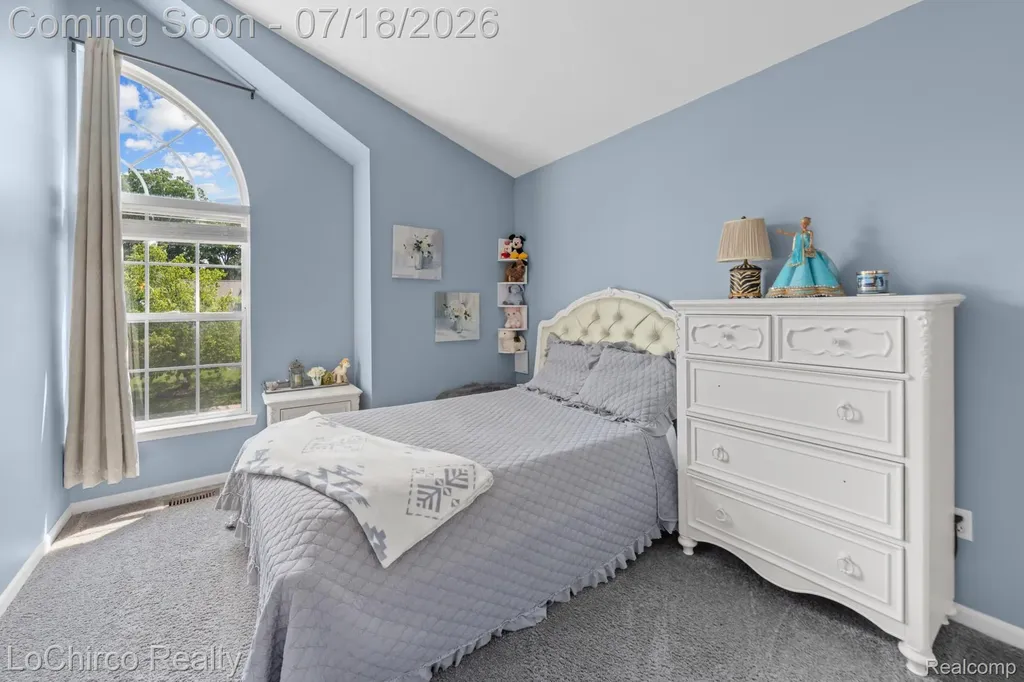 321 Forestview Drive Waterford Charter Township MI 48327