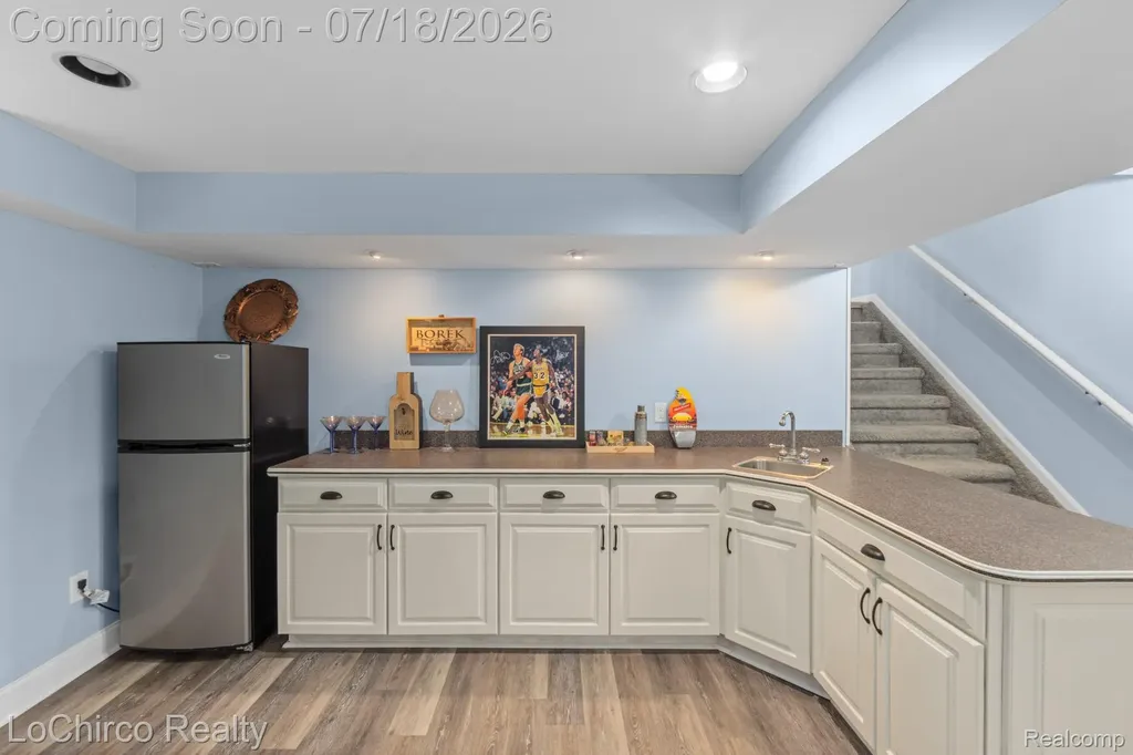 321 Forestview Drive Waterford Charter Township MI 48327