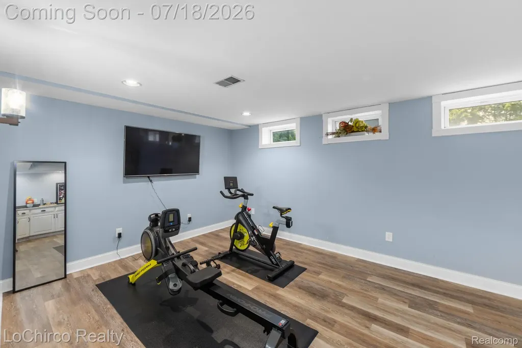 321 Forestview Drive Waterford Charter Township MI 48327