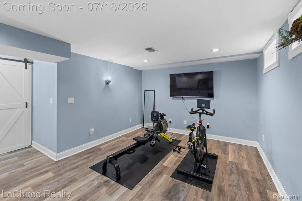 321 Forestview Drive Waterford Charter Township MI 48327