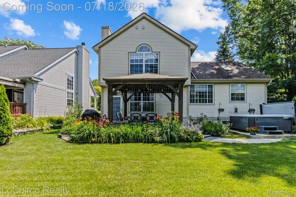 321 Forestview Drive Waterford Charter Township MI 48327