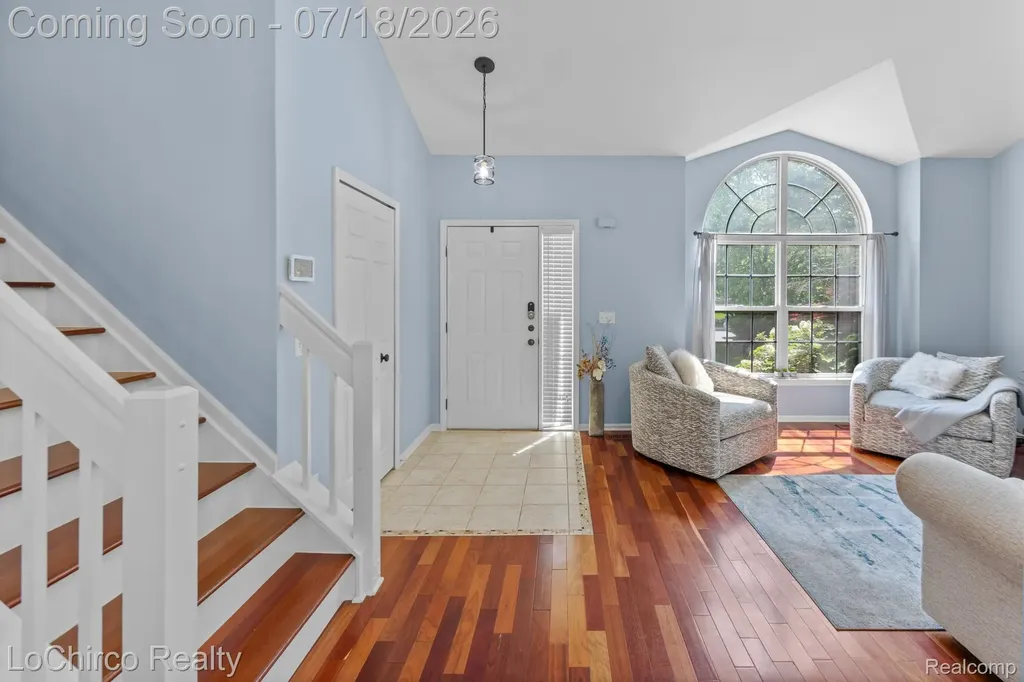 321 Forestview Drive Waterford Charter Township MI 48327