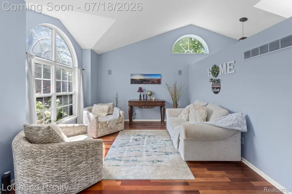 321 Forestview Drive Waterford Charter Township MI 48327