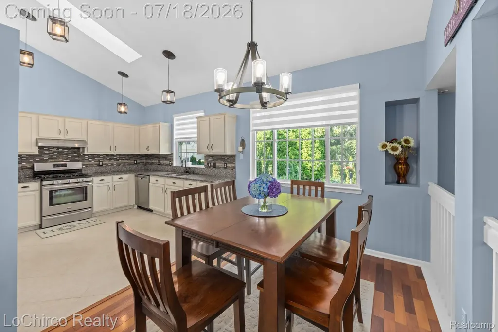 321 Forestview Drive Waterford Charter Township MI 48327