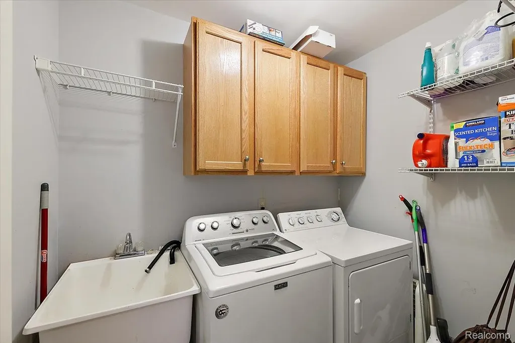 1735 Treyborne Circle Commerce Charter Township MI 48390
