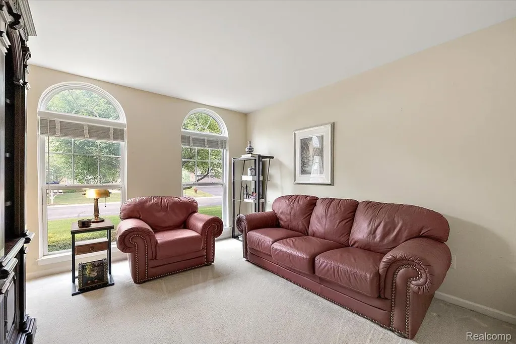 1735 Treyborne Circle Commerce Charter Township MI 48390