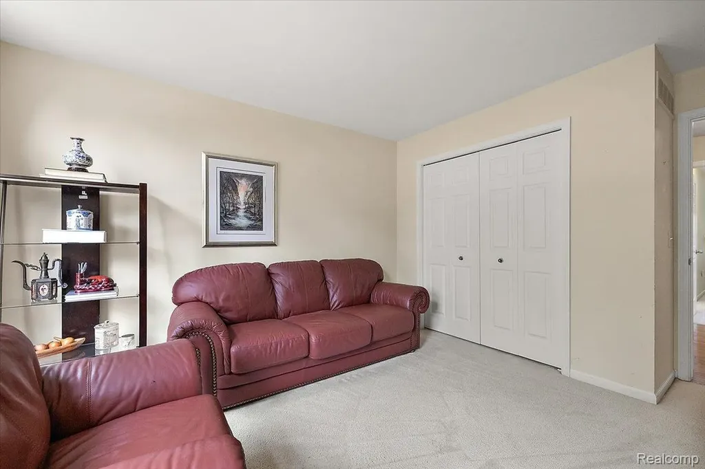 1735 Treyborne Circle Commerce Charter Township MI 48390