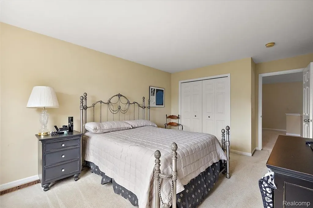 1735 Treyborne Circle Commerce Charter Township MI 48390
