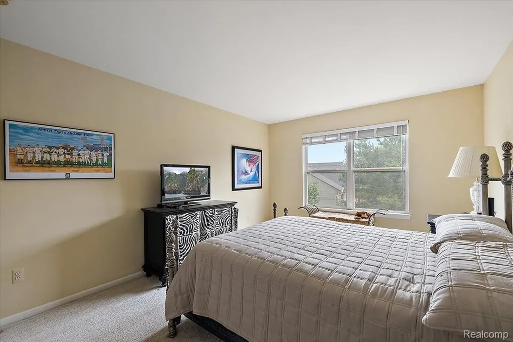 1735 Treyborne Circle Commerce Charter Township MI 48390