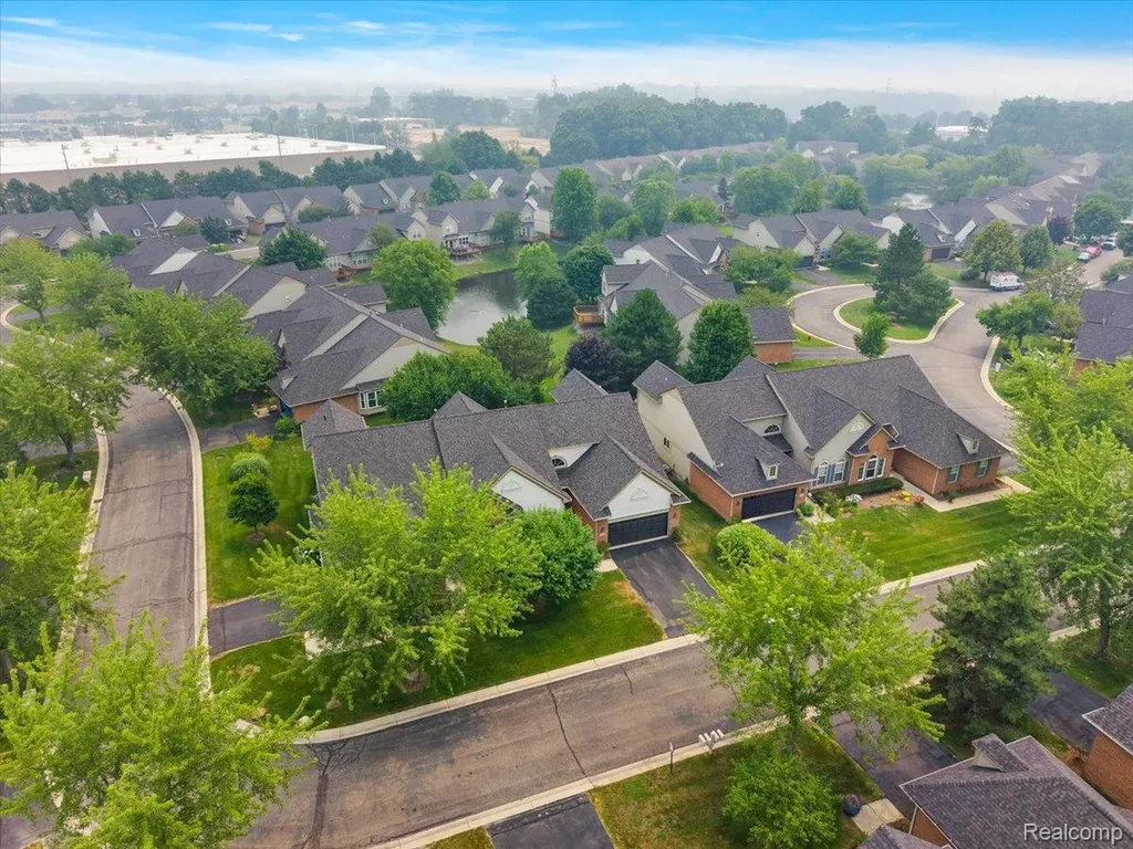 1735 Treyborne Circle Commerce Charter Township MI 48390