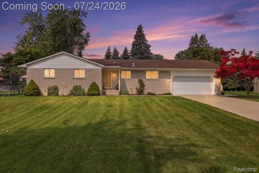 38475 Manchester Street Clinton Charter Township MI 48036