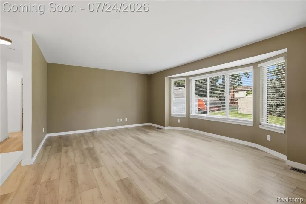 38475 Manchester Street Clinton Charter Township MI 48036
