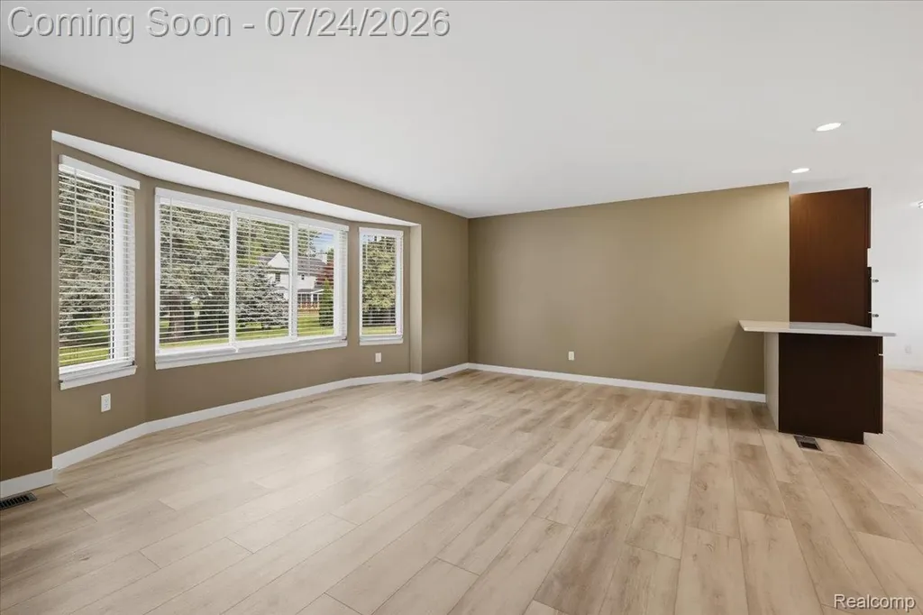 38475 Manchester Street Clinton Charter Township MI 48036