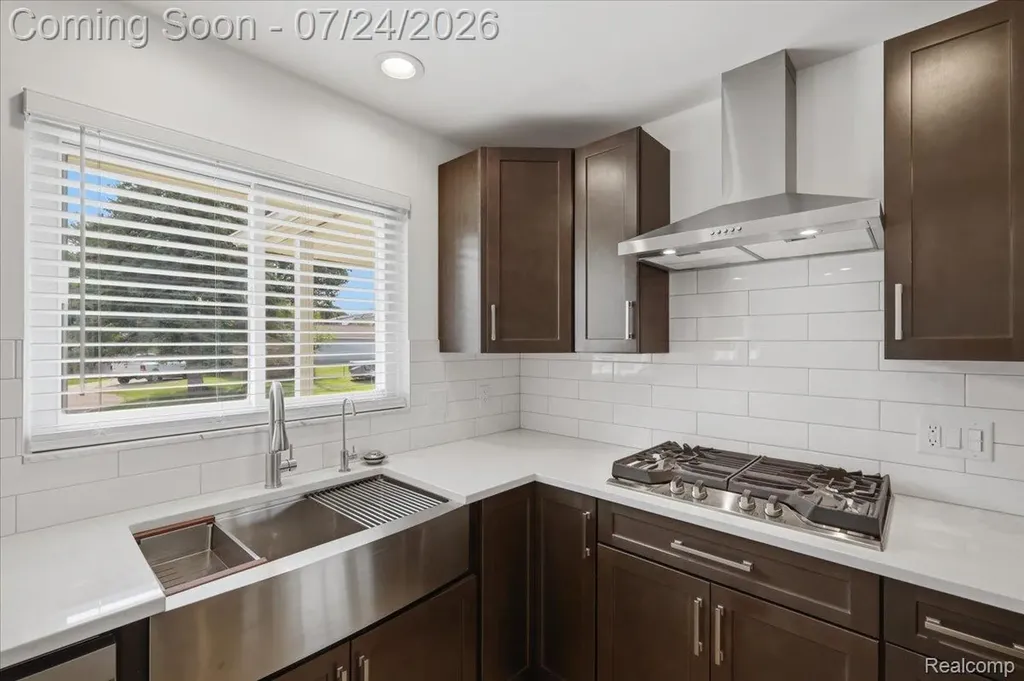 38475 Manchester Street Clinton Charter Township MI 48036