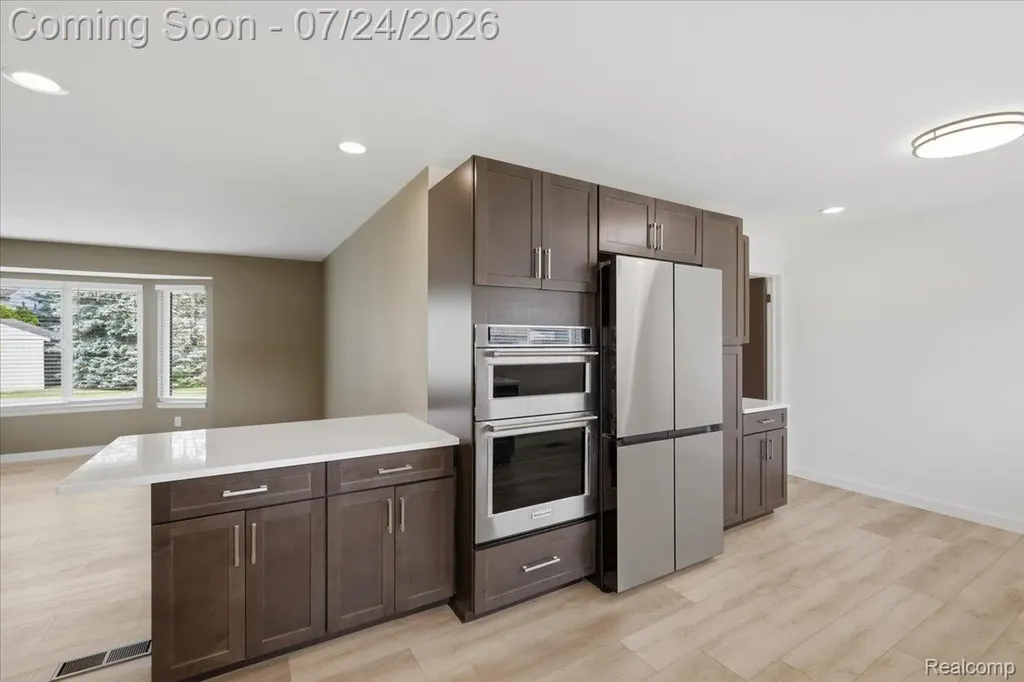 38475 Manchester Street Clinton Charter Township MI 48036