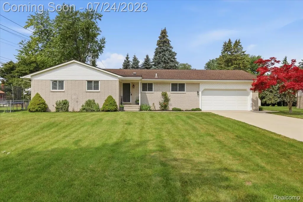 38475 Manchester Street Clinton Charter Township MI 48036