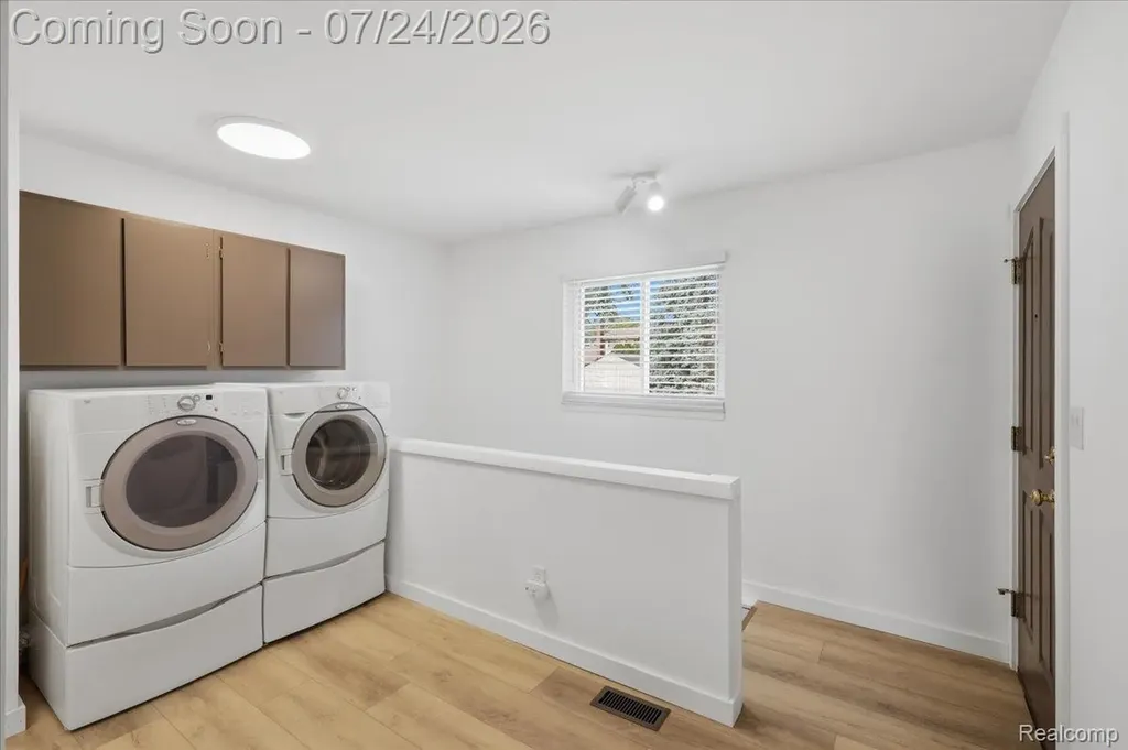 38475 Manchester Street Clinton Charter Township MI 48036