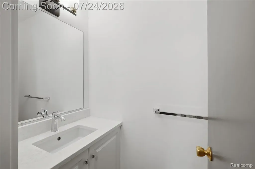 38475 Manchester Street Clinton Charter Township MI 48036
