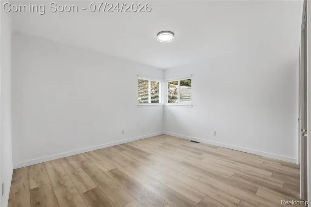 38475 Manchester Street Clinton Charter Township MI 48036