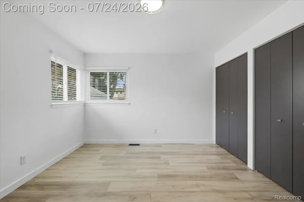 38475 Manchester Street Clinton Charter Township MI 48036