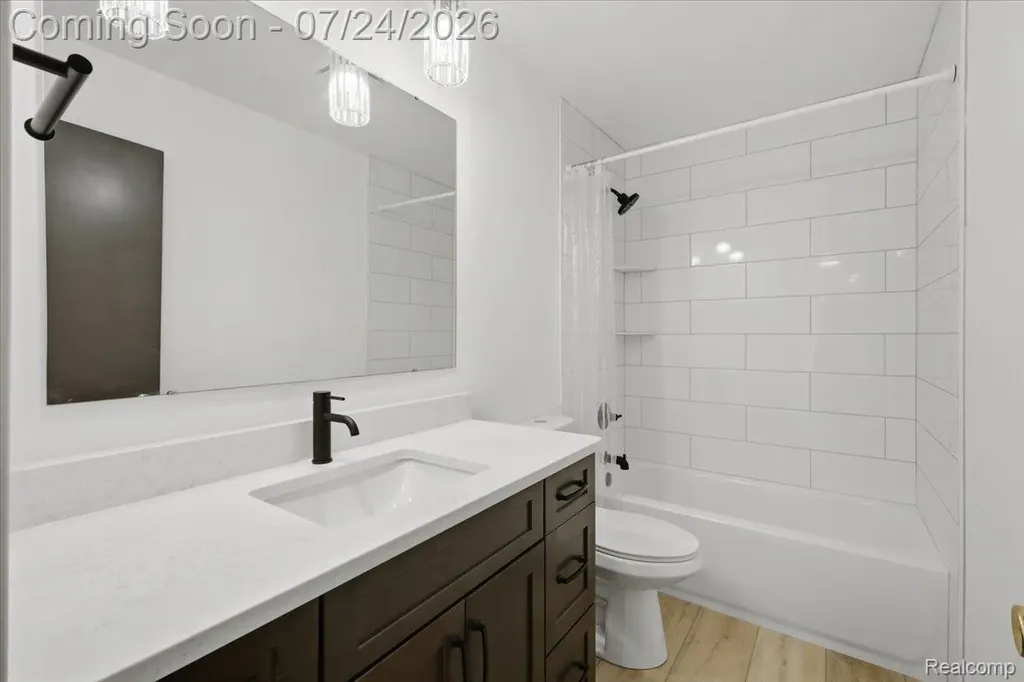 38475 Manchester Street Clinton Charter Township MI 48036