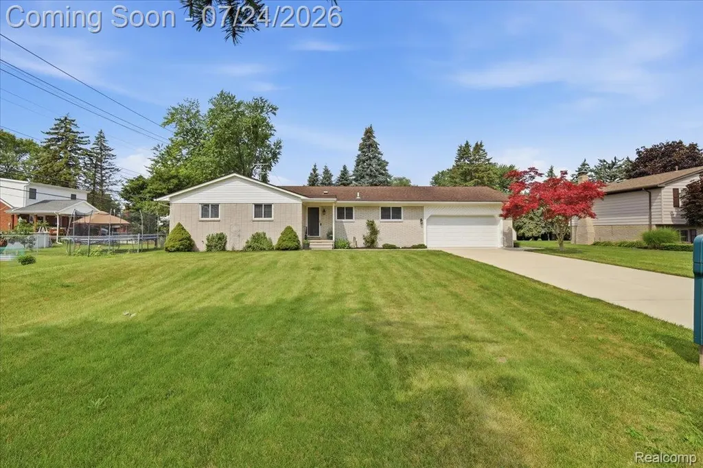 38475 Manchester Street Clinton Charter Township MI 48036