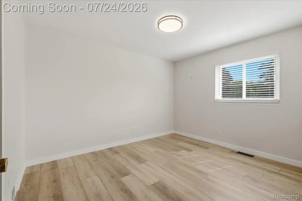38475 Manchester Street Clinton Charter Township MI 48036
