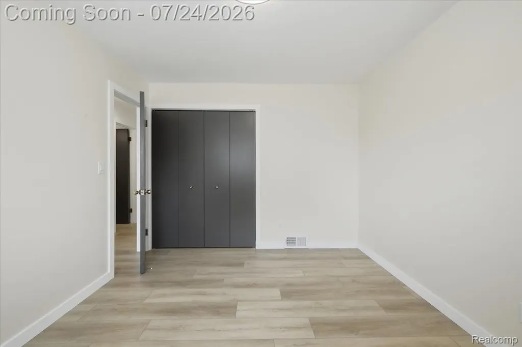 38475 Manchester Street Clinton Charter Township MI 48036