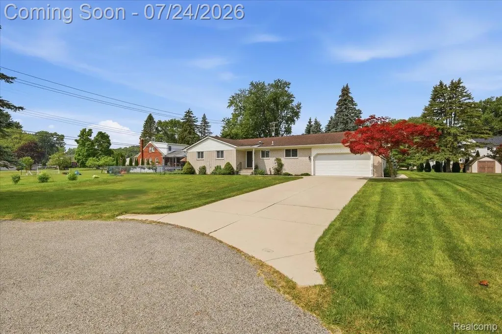 38475 Manchester Street Clinton Charter Township MI 48036