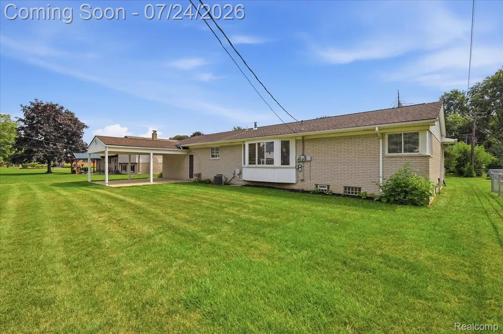 38475 Manchester Street Clinton Charter Township MI 48036