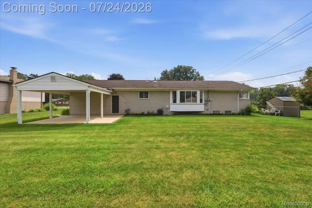 38475 Manchester Street Clinton Charter Township MI 48036