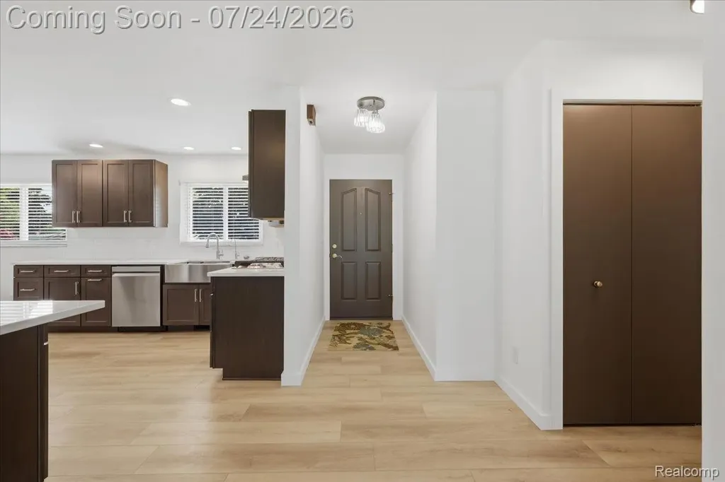 38475 Manchester Street Clinton Charter Township MI 48036