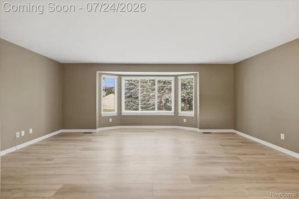 38475 Manchester Street Clinton Charter Township MI 48036