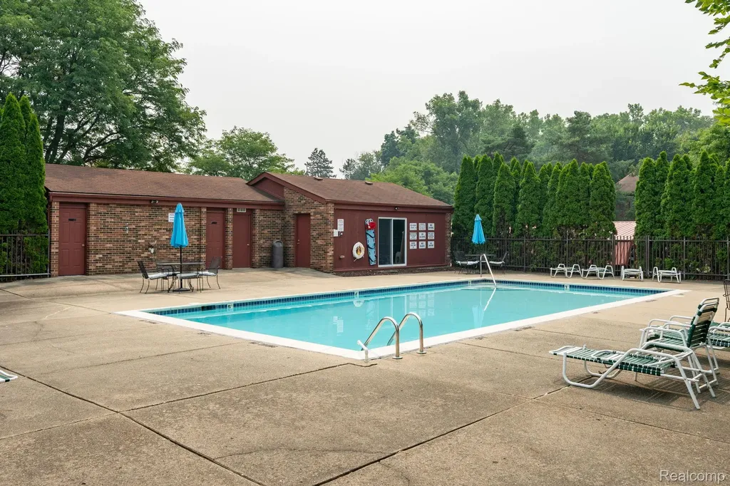23788 Village House Drive N Southfield City MI 48033