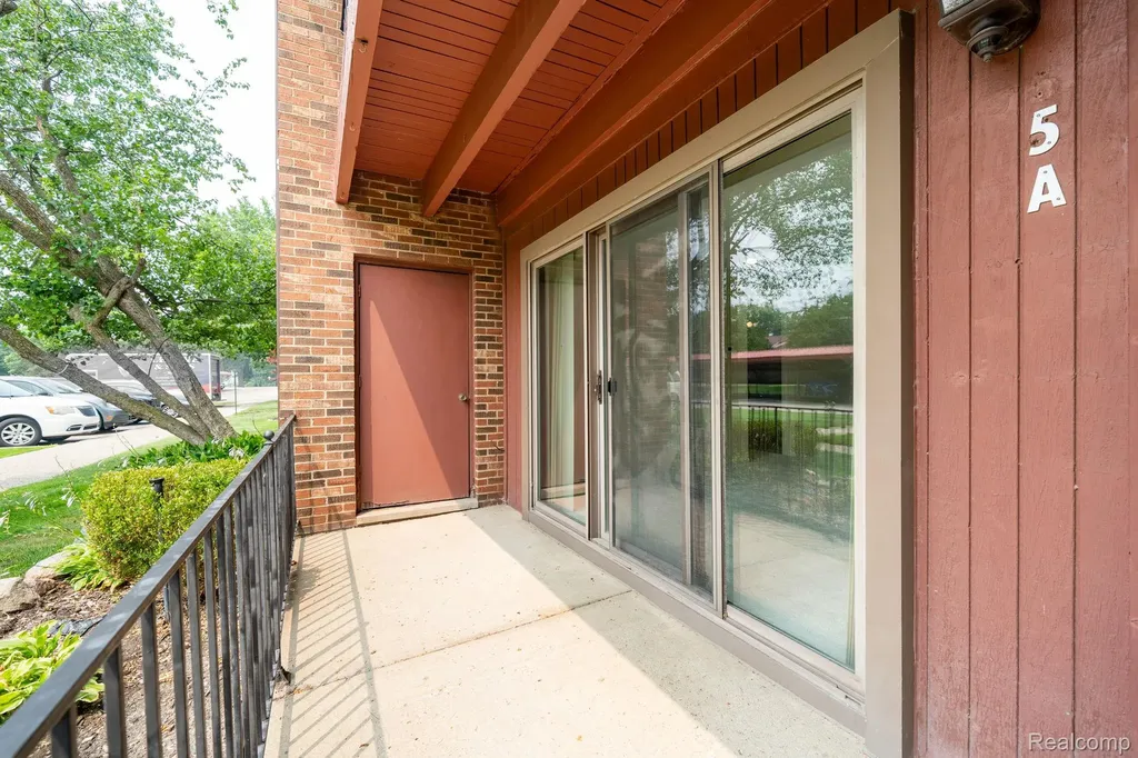 23788 Village House Drive N Southfield City MI 48033