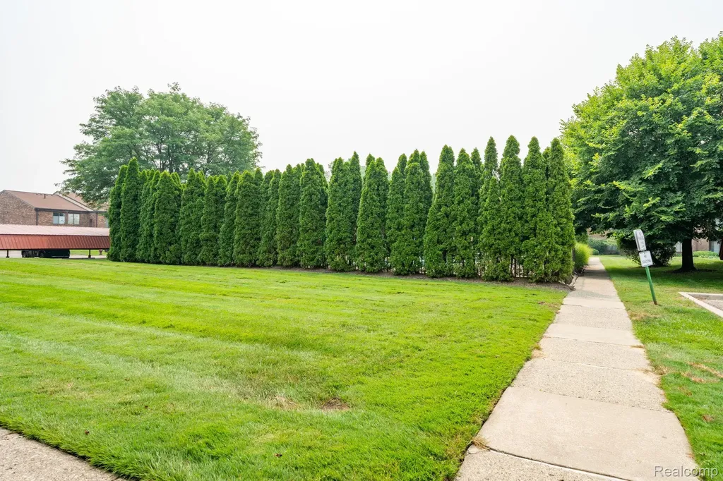 23788 Village House Drive N Southfield City MI 48033