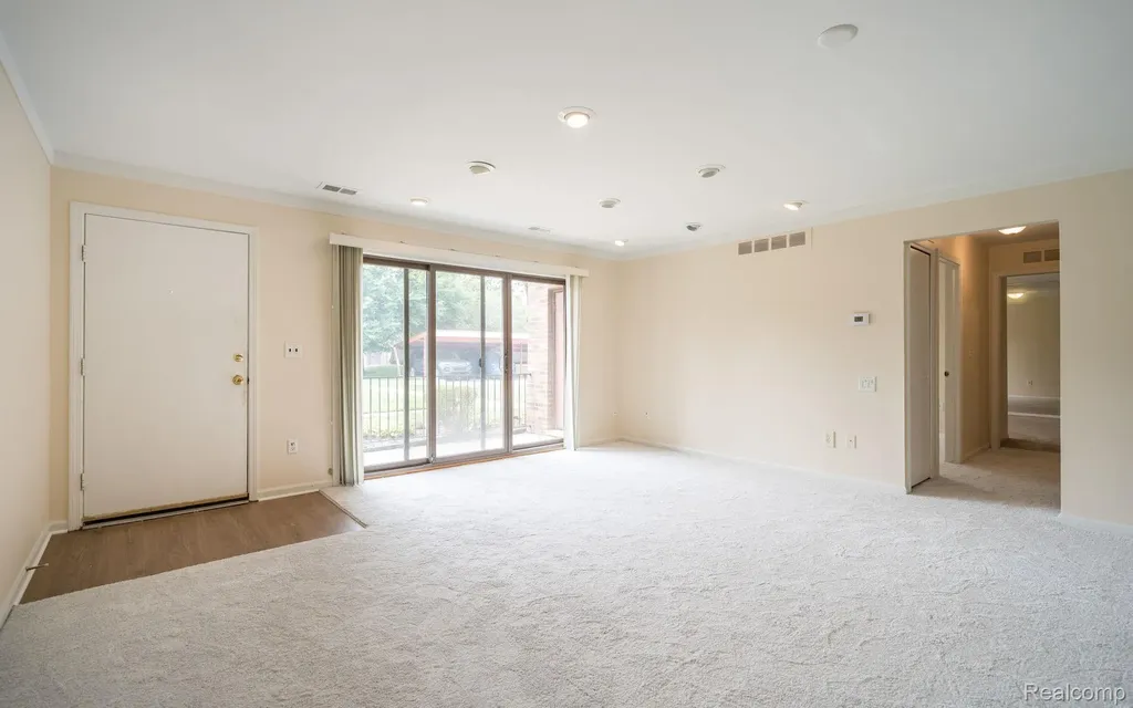 23788 Village House Drive N Southfield City MI 48033