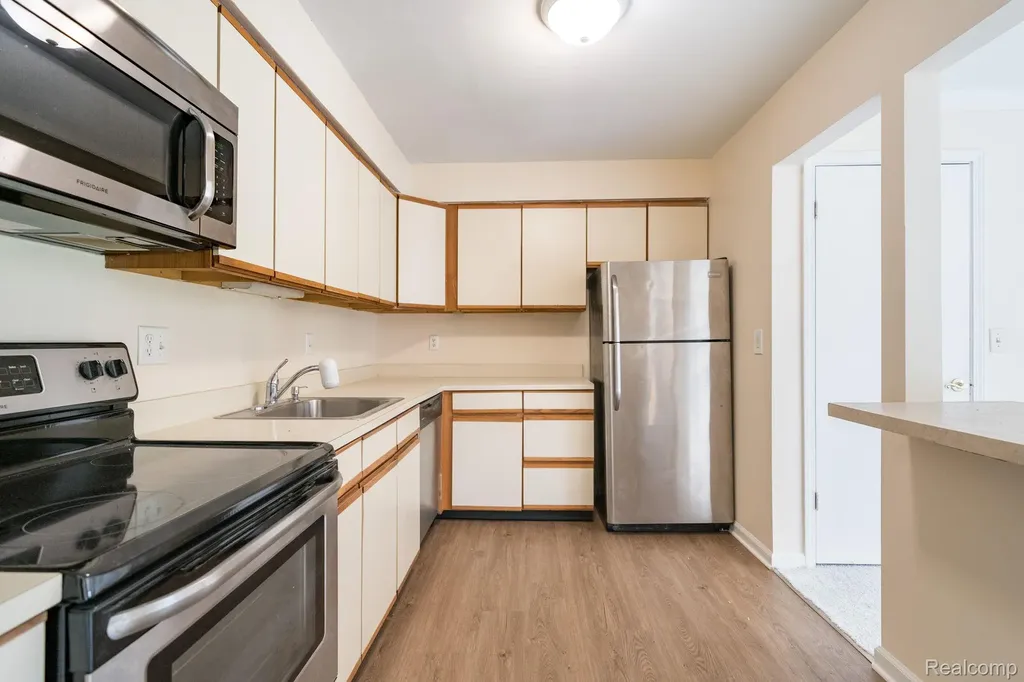 23788 Village House Drive N Southfield City MI 48033