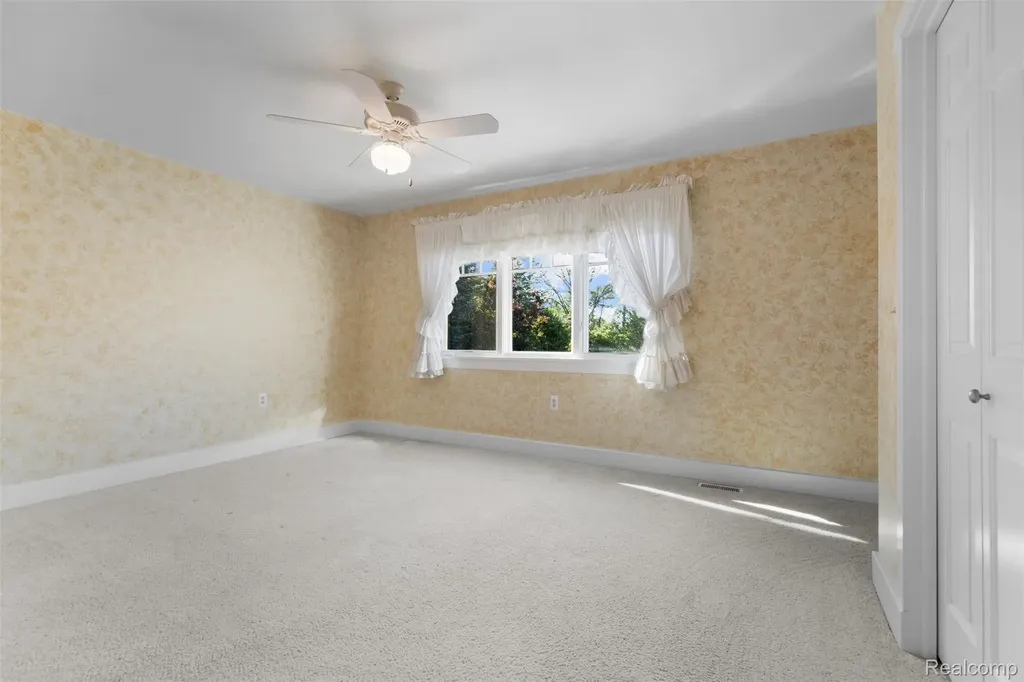 8861 Pleasantview Salem Township MI 48168
