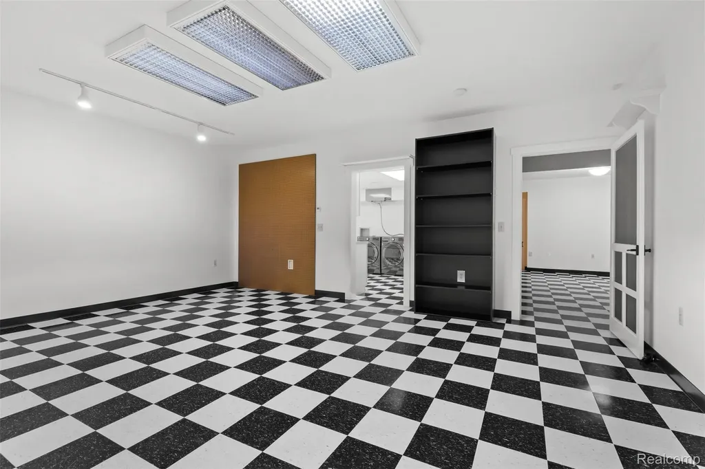 8861 Pleasantview Salem Township MI 48168