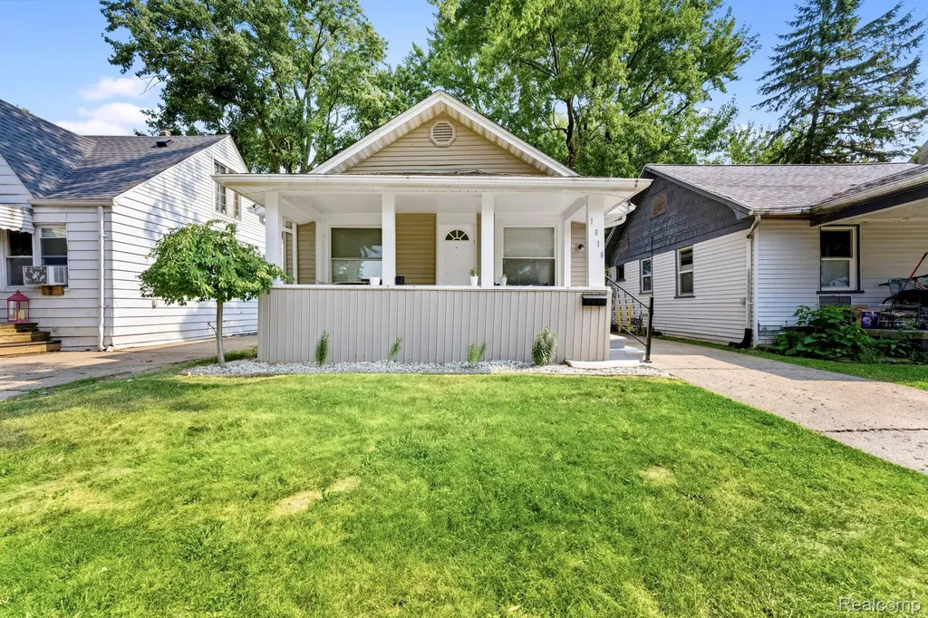 1916 E Troy Street Ferndale City MI 48220