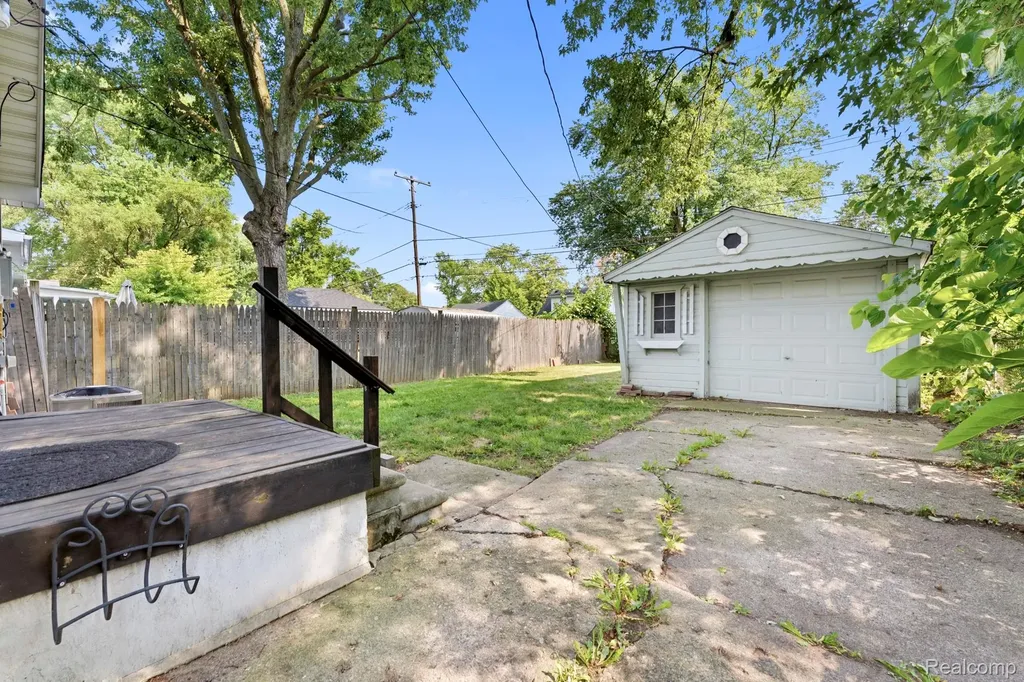 1916 E Troy Street Ferndale City MI 48220