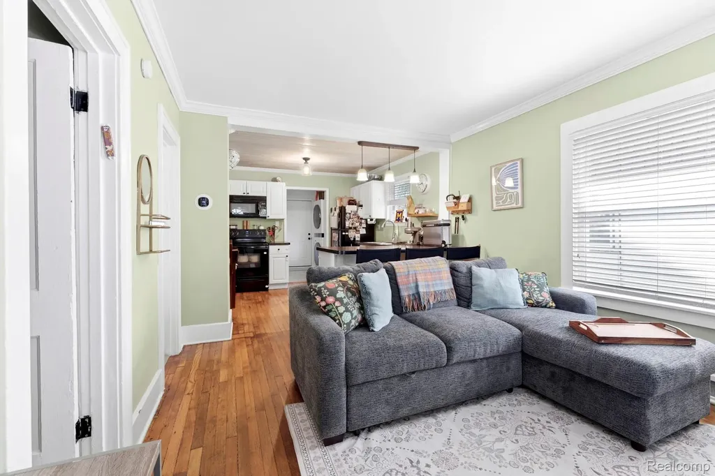1916 E Troy Street Ferndale City MI 48220