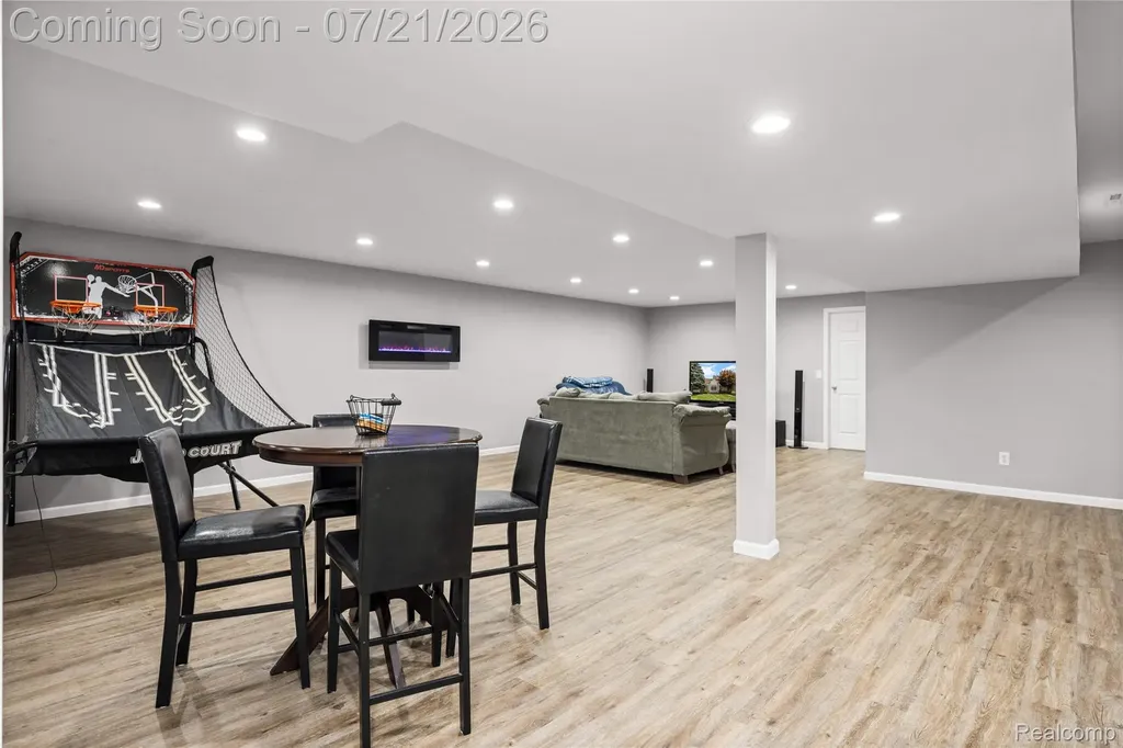 8146 Steven Court Canton Charter Township MI 48187