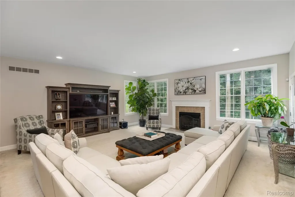 50777 Chesapeake Drive Novi City MI 48374