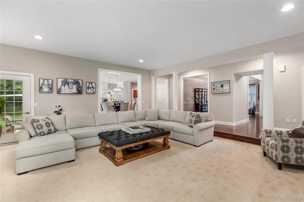 50777 Chesapeake Drive Novi City MI 48374