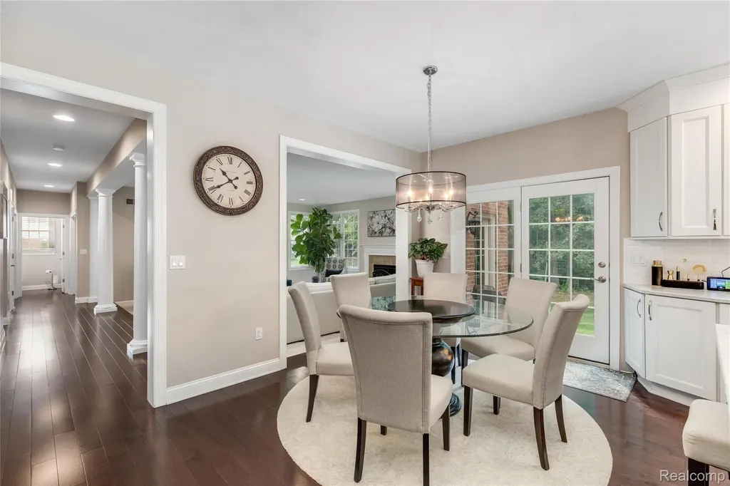 50777 Chesapeake Drive Novi City MI 48374