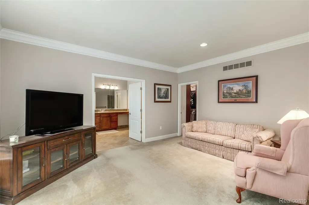 50777 Chesapeake Drive Novi City MI 48374