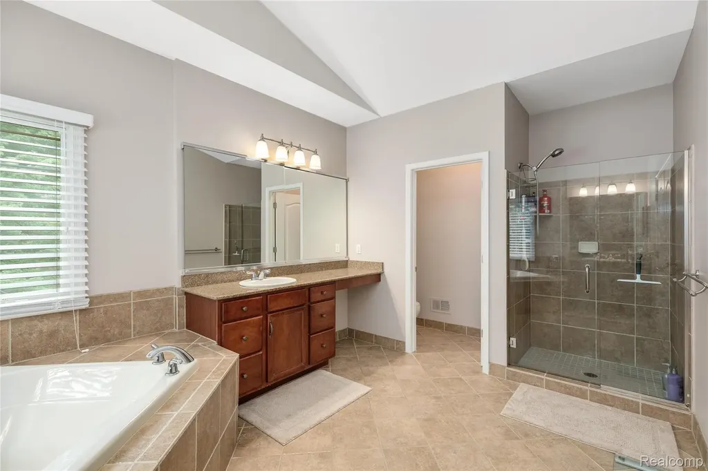 50777 Chesapeake Drive Novi City MI 48374