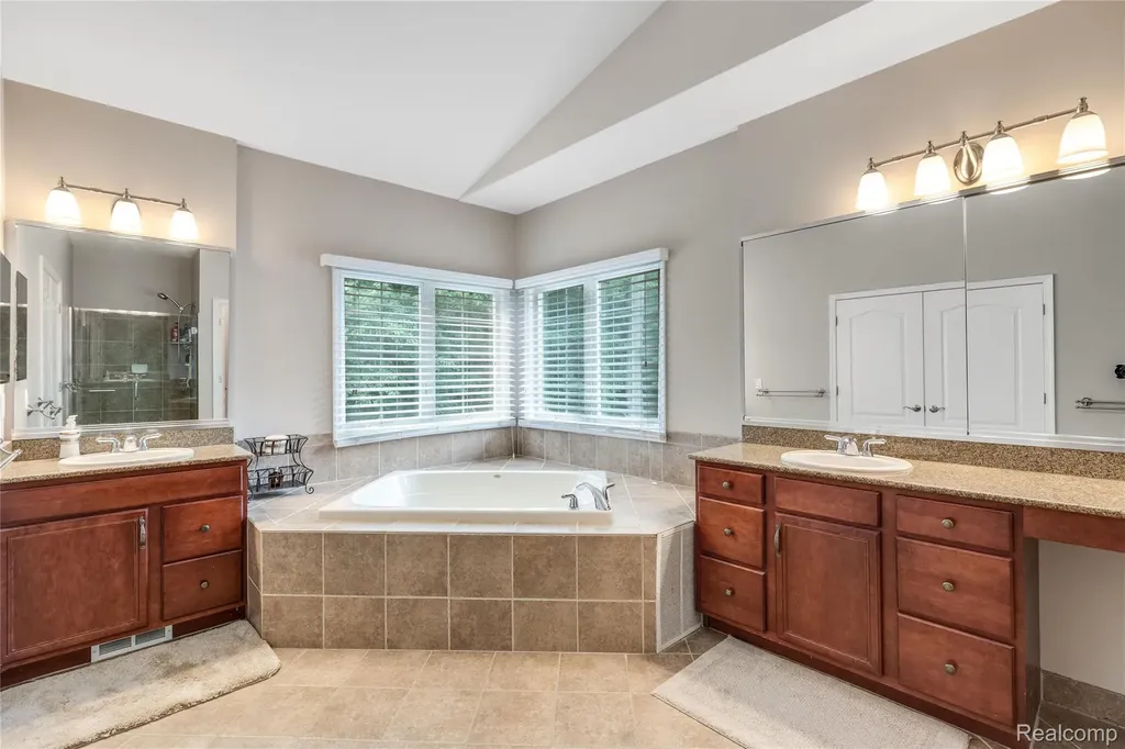 50777 Chesapeake Drive Novi City MI 48374